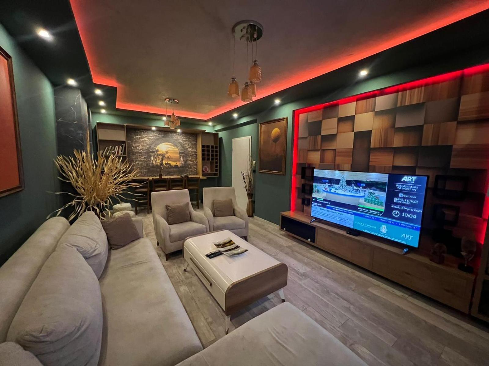 פרישטינה Luxurious Apartment With City View מראה חיצוני תמונה