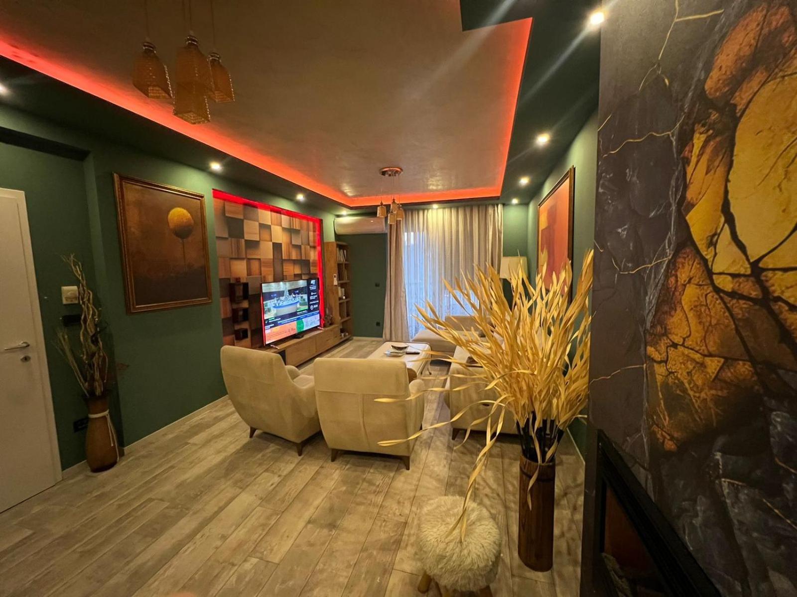 פרישטינה Luxurious Apartment With City View מראה חיצוני תמונה